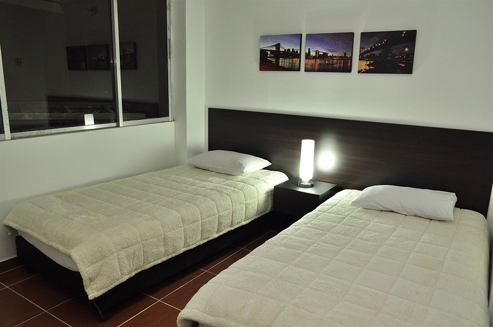 Hostal Lleras Calle 8 Medellín Exterior foto